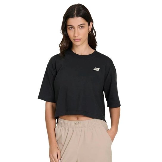 Camiseta Cropped New Balance Small Logo Feminina
