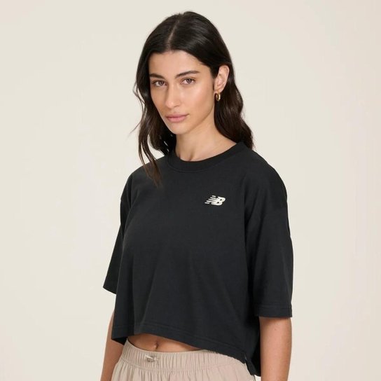 Camiseta Cropped New Balance Small Logo Feminina