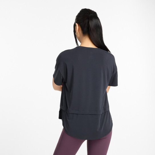 Camiseta Drapey Feminina