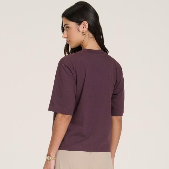 Camiseta New Balance Cropped Athletics Feminina