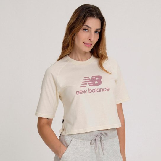 Camiseta New Balance Cropped Basic Feminina