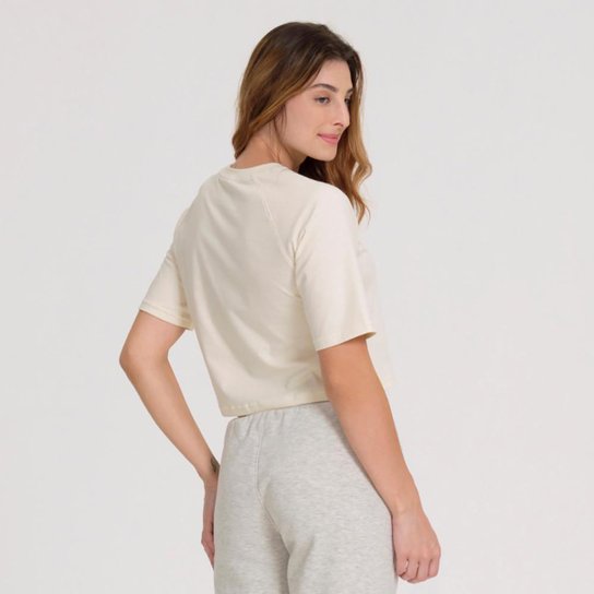 Camiseta New Balance Cropped Basic Feminina