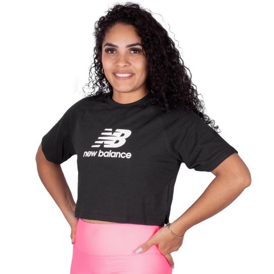 Camiseta New Balance Cropped Essentials Basic