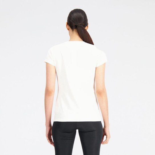 Camiseta New Balance Essentials Basic Feminina