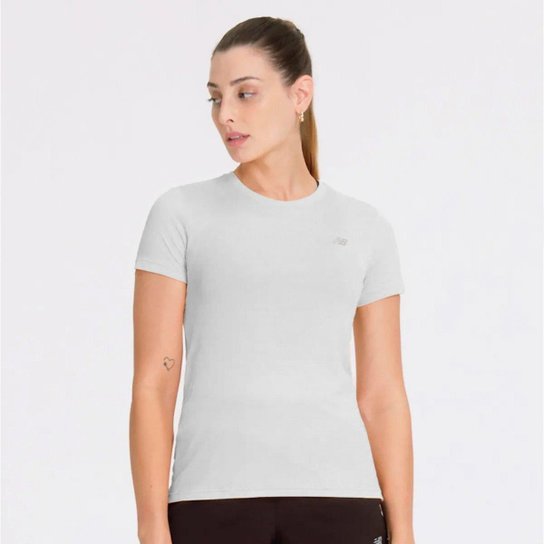 Camiseta New Balance Essentials - feminino