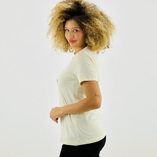 Camiseta New Balance Manga Curta Feminina