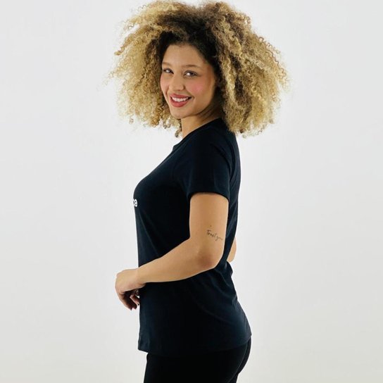 Camiseta New Balance Manga Curta Feminina