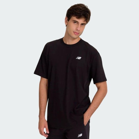 Camiseta New Balance Small Logo - preto