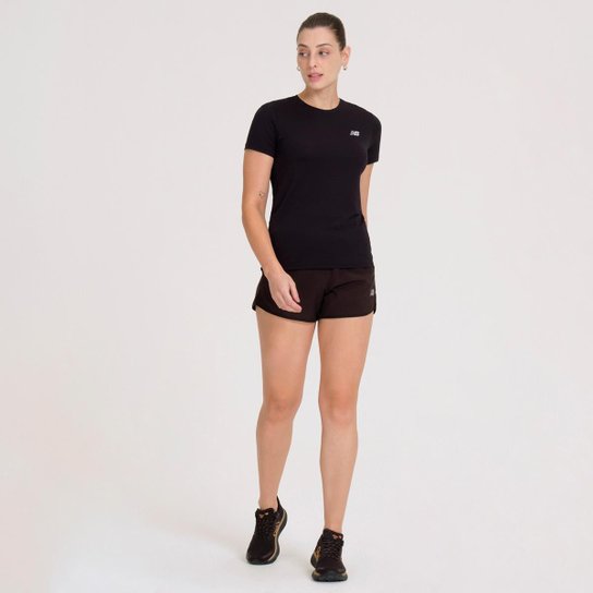 Camiseta New Balance Sport Essentials Feminina