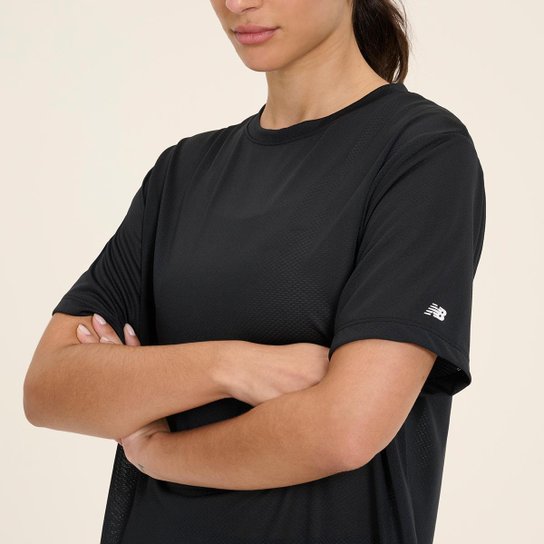 Camiseta New Balance Sport Essentials Graphic Feminina