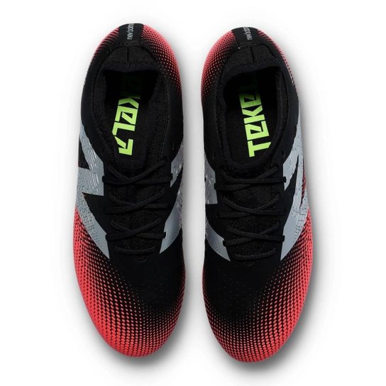 CHUTEIRA NEW BALANCE CAMPO TEKELA MAGIQUE FG V4+ PRETO E VERMELHO 43