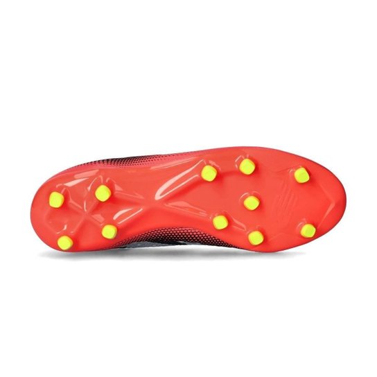 CHUTEIRA NEW BALANCE CAMPO TEKELA MAGIQUE FG V4+ PRETO E VERMELHO 43