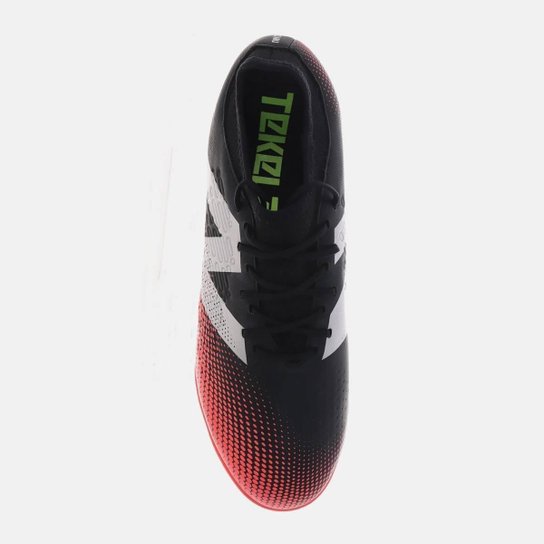 CHUTEIRA NEW BALANCE SOCIETY TEKELA MAGIQUE TF V4+ PRETO E VERMELHO 43