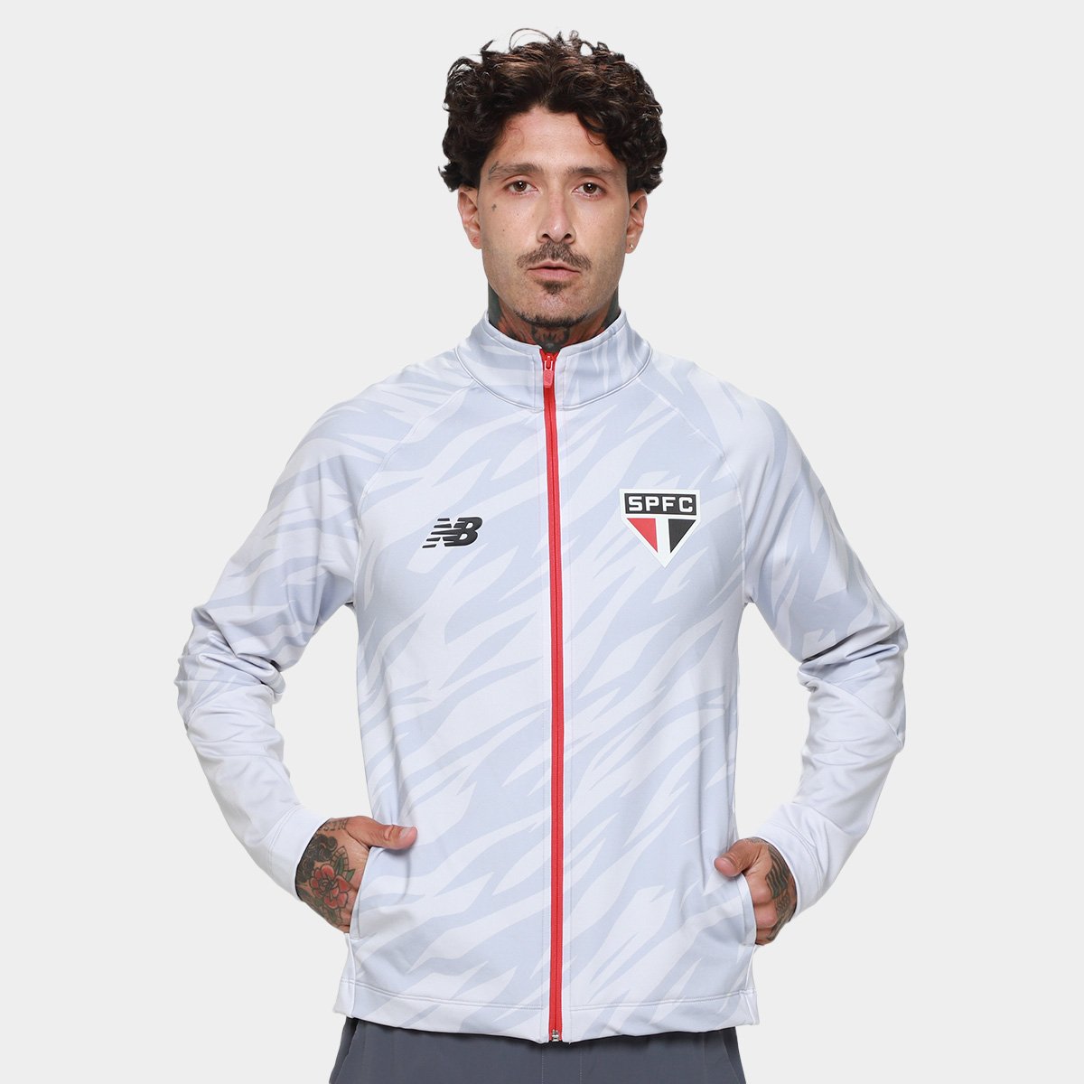 10% OFF na Jaqueta São Paulo 26/27 Pré Jogo New Balance Masculina - Cinza Claro