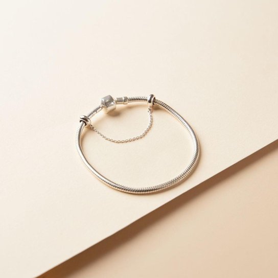 Pulseira em Prata 925 Com Fecho de Segurança