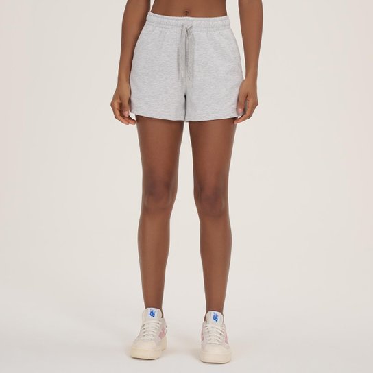 Shorts Essentials Feminino