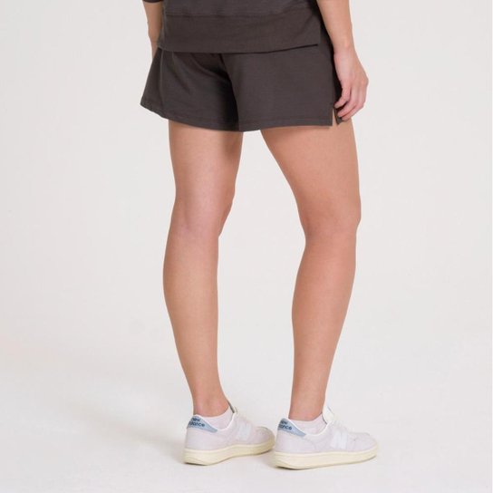 Shorts New Balance Linear Feminino