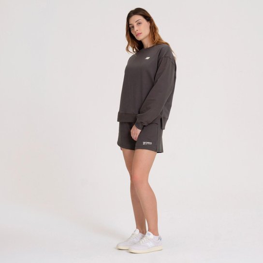 Shorts New Balance Linear Feminino