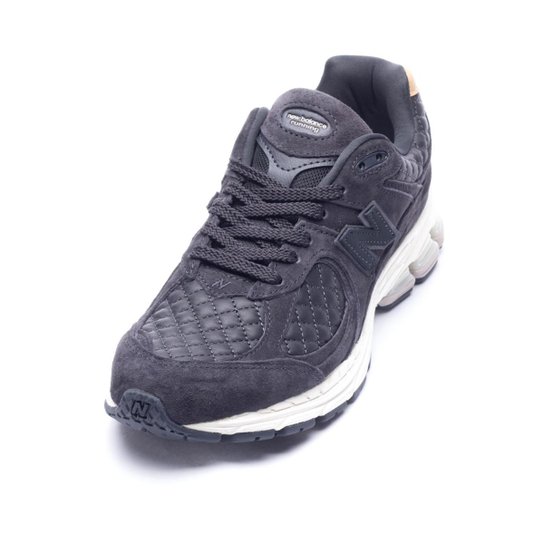 Tênis New Balance 2002