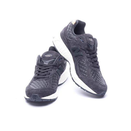 Tênis New Balance 2002