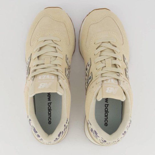 Tênis New Balance 574 V2 Feminino Bege e Marrom