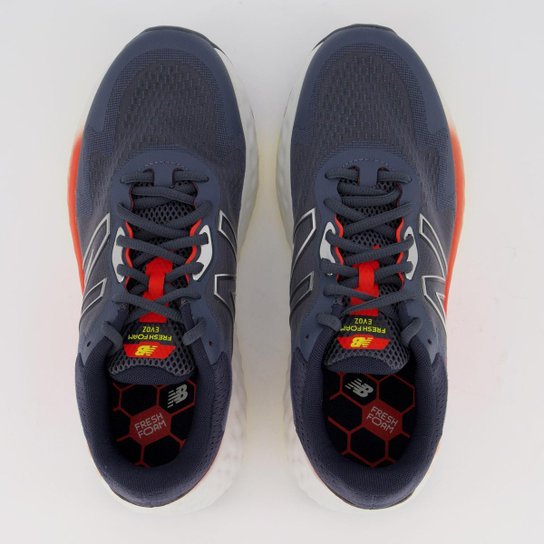 Tênis New Balance Evoz