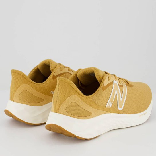 Tênis New Balance Fresh Foam Arishiv4 Feminino Marrom e Branco