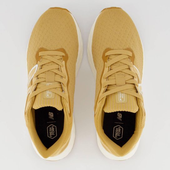 Tênis New Balance Fresh Foam Arishiv4 Feminino Marrom e Branco