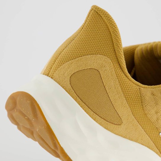 Tênis New Balance Fresh Foam Arishiv4 Feminino Marrom e Branco