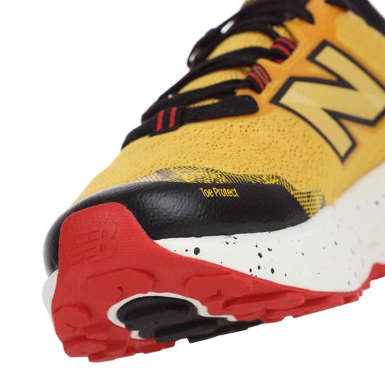 Tênis New Balance Fresh Foam Garoé V2 Amarelo - Masculino