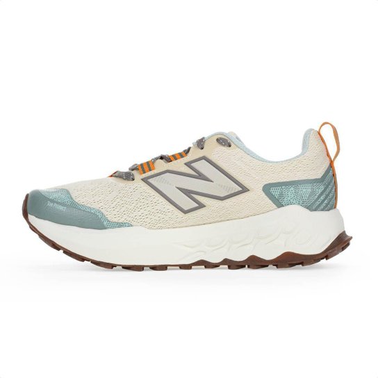 Tênis New Balance Fresh Foam Garoé V2 Bege e Verde Musgo - Feminino