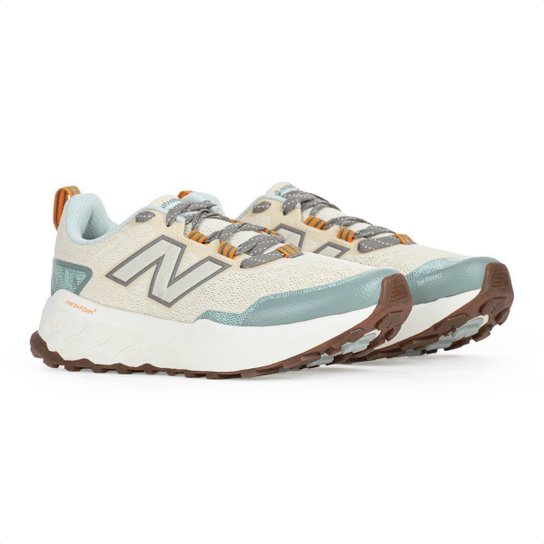 Tênis New Balance Fresh Foam Garoé V2 Bege e Verde Musgo - Feminino