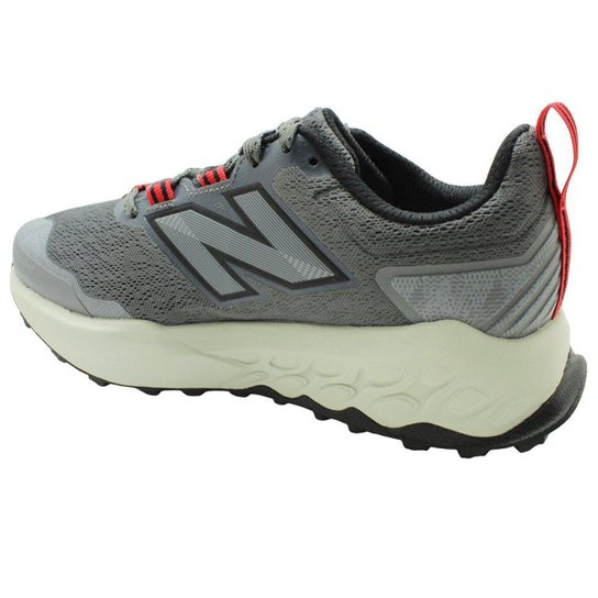 Tênis New Balance Fresh Foam Garoév2 Cinza Masculino