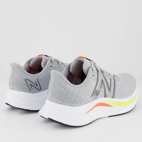 Tênis New Balance Fuelcell Propel V4 Cinza e Branco