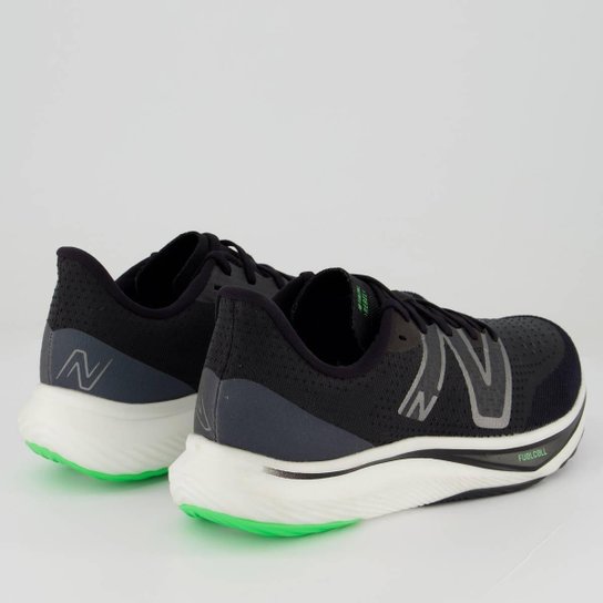 Tênis New Balance Fuelcell Rebel V3 Preto e Verde
