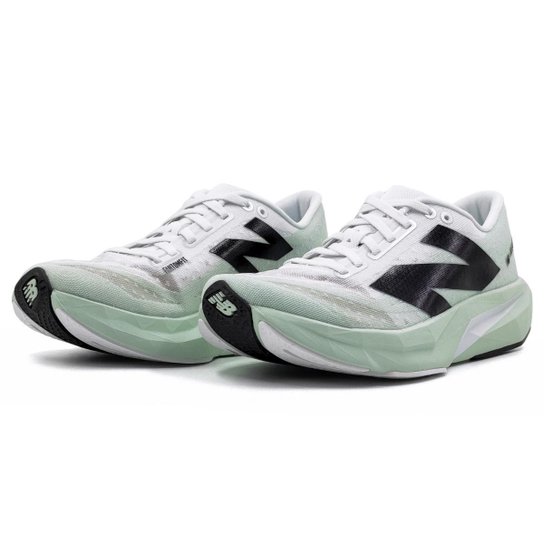 Tênis New Balance Fuelcell Rebel V4 Feminino