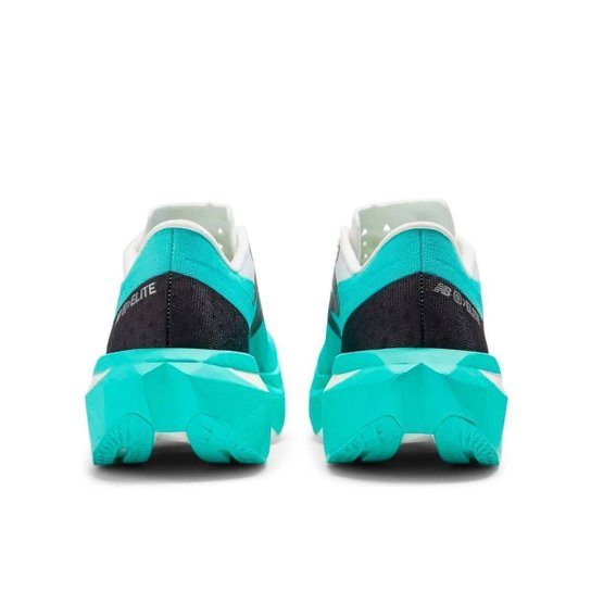 Tênis New Balance Fuelcell Supercomp Elite V4 Feminino