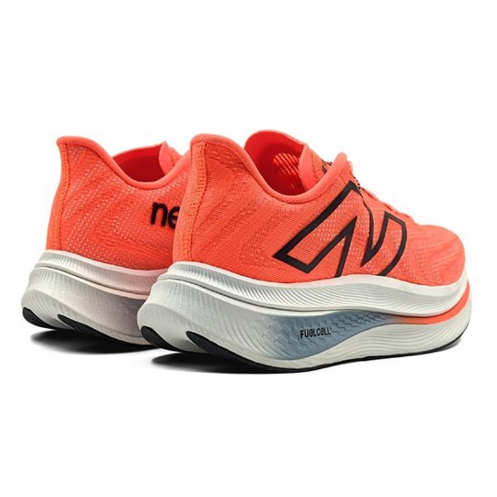 Tênis New Balance Fuelcell Supercomp Trainer V2 Feminino